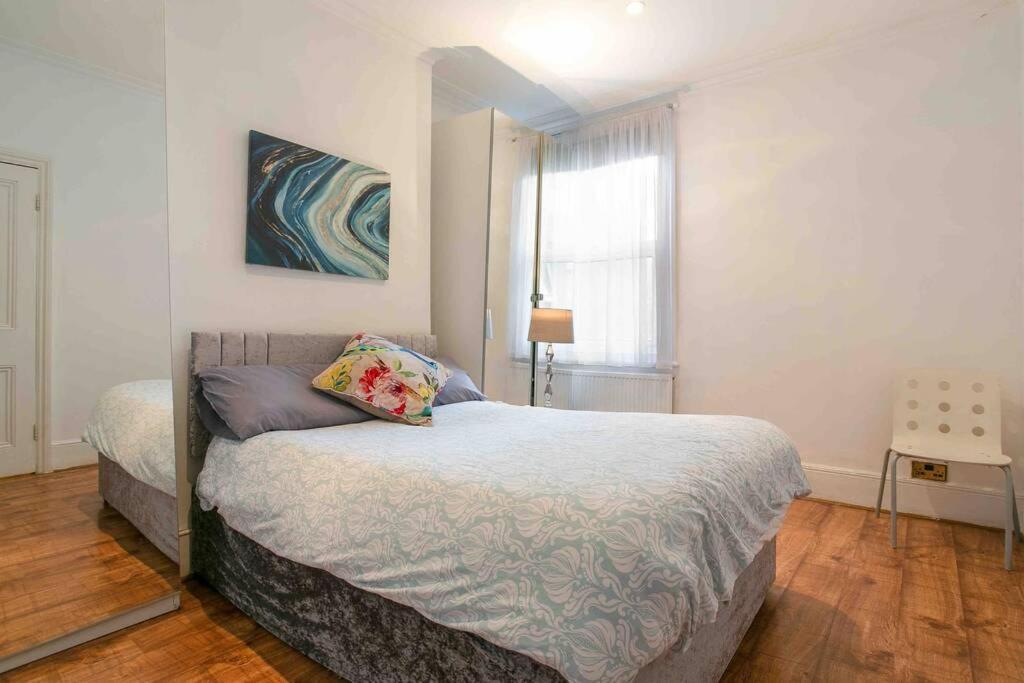 Large 3 Bedroom modern apartment close to central London Finchley Exterior foto