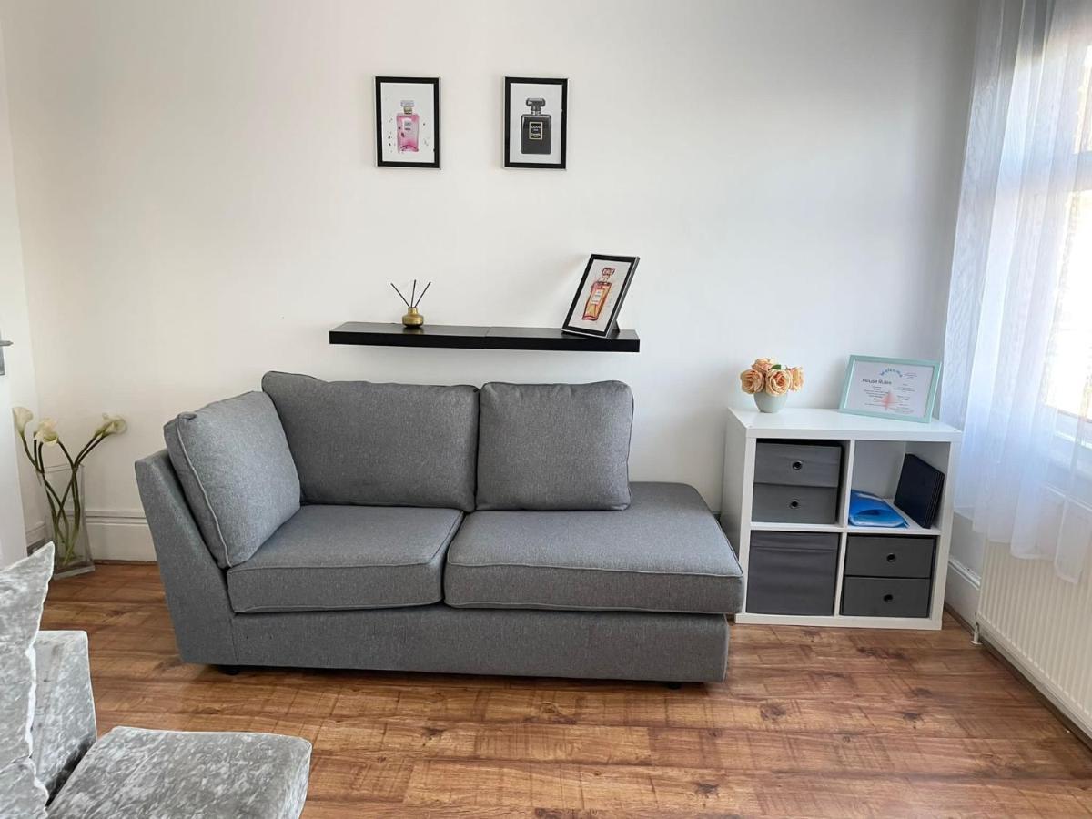 Large 3 Bedroom modern apartment close to central London Finchley Exterior foto